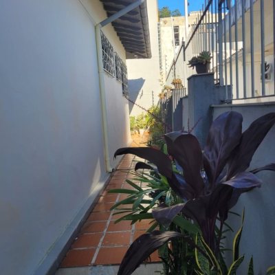 Casa Residencial com 190m², 3 quartos, 1 garagem, no bairro Centro em Florianópolis