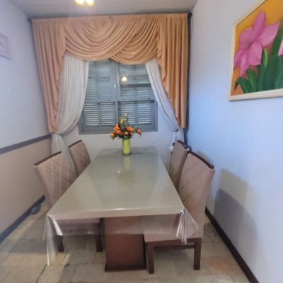 Casa Residencial com 190m², 3 quartos, 1 garagem, no bairro Centro em Florianópolis