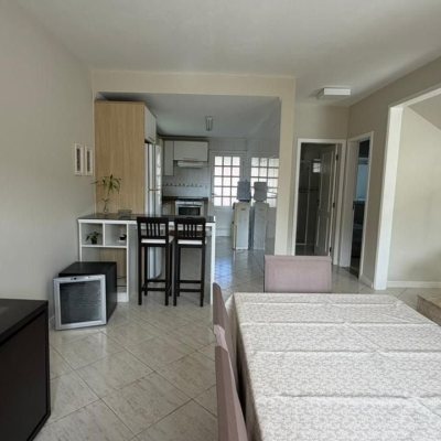 Casa Residencial com 222m², 9 quartos (sendo 1 suíte), 4 garagens, no bairro Cachoeira Do Bom Jesus em Florianópolis