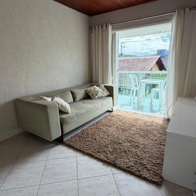 Casa Residencial com 222m², 9 quartos (sendo 1 suíte), 4 garagens, no bairro Cachoeira Do Bom Jesus em Florianópolis