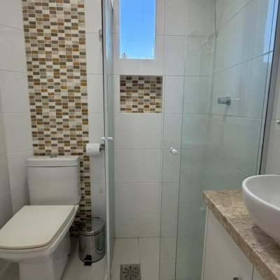 Casa Residencial com 222m², 9 quartos (sendo 1 suíte), 4 garagens, no bairro Cachoeira Do Bom Jesus em Florianópolis