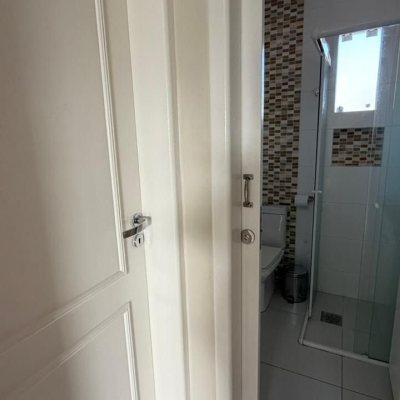 Casa Residencial com 222m², 9 quartos (sendo 1 suíte), 4 garagens, no bairro Cachoeira Do Bom Jesus em Florianópolis