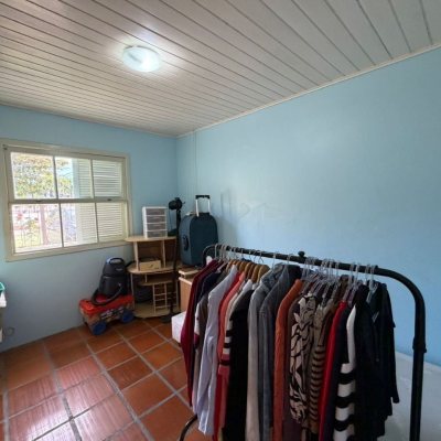 Casa Residencial com 222m², 9 quartos (sendo 1 suíte), 4 garagens, no bairro Cachoeira Do Bom Jesus em Florianópolis