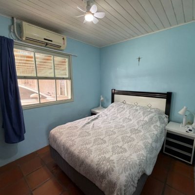 Casa Residencial com 222m², 9 quartos (sendo 1 suíte), 4 garagens, no bairro Cachoeira Do Bom Jesus em Florianópolis