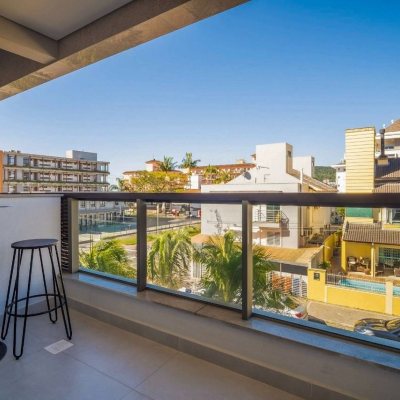 Apartamentos com 115m², 3 quartos (sendo 3 suítes), 2 garagens, no bairro Jurerê em Florianópolis