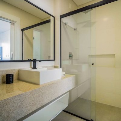 Apartamentos com 115m², 3 quartos (sendo 3 suítes), 2 garagens, no bairro Jurerê em Florianópolis
