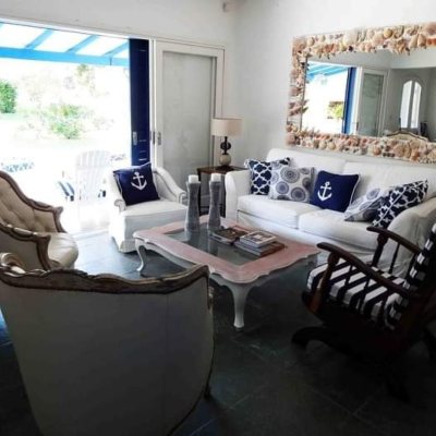 Casa em Condomínio com 160m², 3 quartos (sendo 1 suíte), 2 garagens, no bairro Ponta Das Canas em Florianópolis