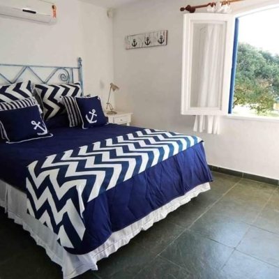 Casa em Condomínio com 160m², 3 quartos (sendo 1 suíte), 2 garagens, no bairro Ponta Das Canas em Florianópolis
