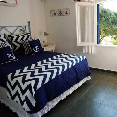 Casa em Condomínio com 160m², 3 quartos (sendo 1 suíte), 2 garagens, no bairro Ponta Das Canas em Florianópolis