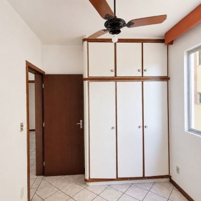 Apartamentos com 116m², 3 quartos (sendo 1 suíte), 2 garagens, no bairro Balneário em Florianópolis