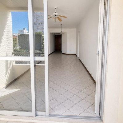 Apartamentos com 116m², 3 quartos (sendo 1 suíte), 2 garagens, no bairro Balneário em Florianópolis