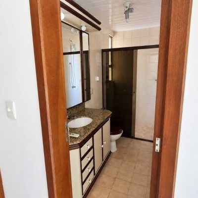 Apartamentos com 116m², 3 quartos (sendo 1 suíte), 2 garagens, no bairro Balneário em Florianópolis