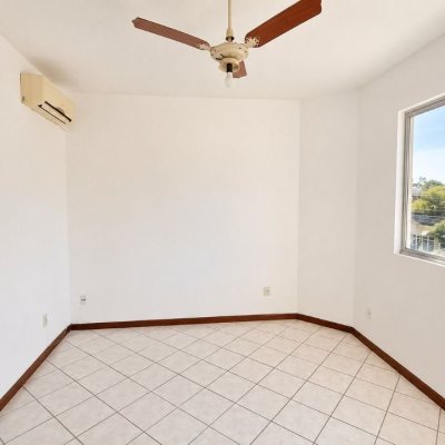 Apartamentos com 116m², 3 quartos (sendo 1 suíte), 2 garagens, no bairro Balneário em Florianópolis