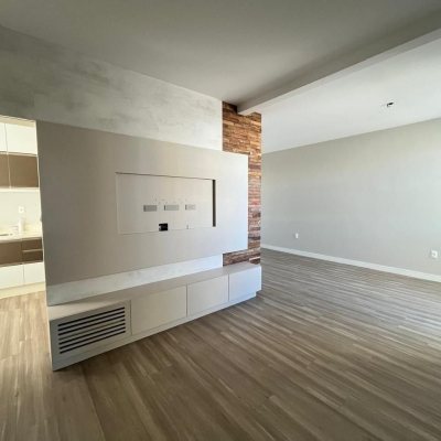 Apartamentos com 80m², 2 quartos (sendo 1 suíte), 1 garagem, no bairro Canto em Florianópolis