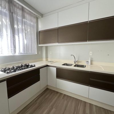 Apartamentos com 80m², 2 quartos (sendo 1 suíte), 1 garagem, no bairro Canto em Florianópolis