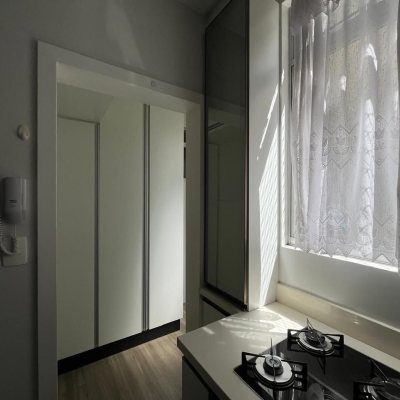 Apartamentos com 80m², 2 quartos (sendo 1 suíte), 1 garagem, no bairro Canto em Florianópolis