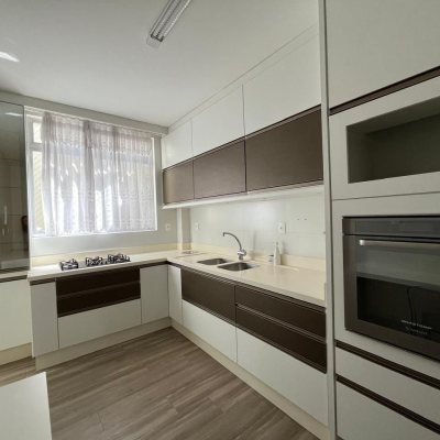 Apartamentos com 80m², 2 quartos (sendo 1 suíte), 1 garagem, no bairro Canto em Florianópolis
