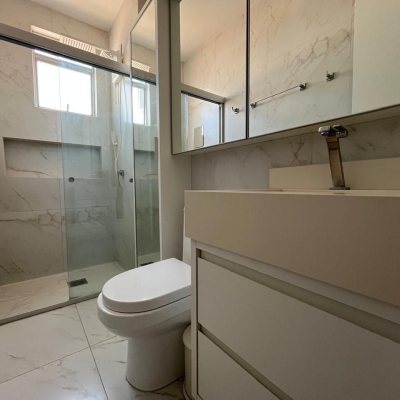 Apartamentos com 80m², 2 quartos (sendo 1 suíte), 1 garagem, no bairro Canto em Florianópolis