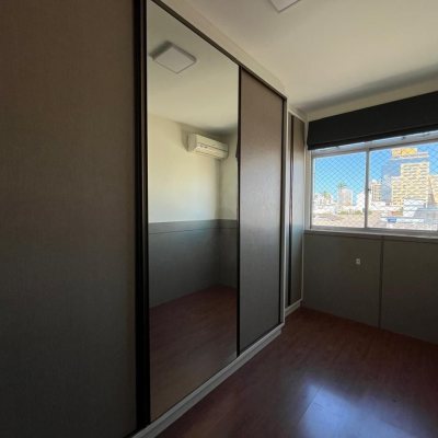 Apartamentos com 80m², 2 quartos (sendo 1 suíte), 1 garagem, no bairro Canto em Florianópolis