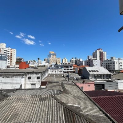 Apartamentos com 80m², 2 quartos (sendo 1 suíte), 1 garagem, no bairro Canto em Florianópolis