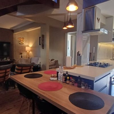 Casa em Condomínio com 148m², 2 quartos (sendo 1 suíte), 2 garagens, no bairro Santo Antônio De Lisboa em Florianópolis