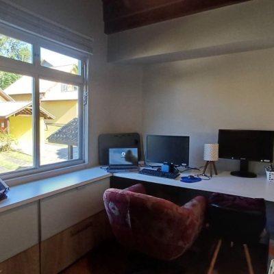 Casa em Condomínio com 148m², 2 quartos (sendo 1 suíte), 2 garagens, no bairro Santo Antônio De Lisboa em Florianópolis