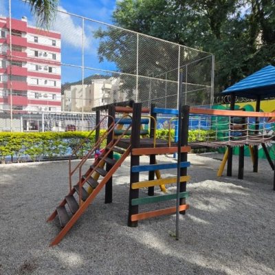 Apartamentos com 71m², 2 quartos (sendo 1 suíte), 1 garagem, no bairro Trindade em Florianópolis