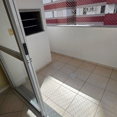 Apartamentos com 71m², 2 quartos (sendo 1 suíte), 1 garagem, no bairro Trindade em Florianópolis