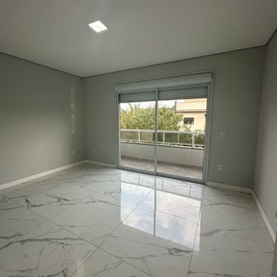Casa Residencial com 244m², 3 quartos (sendo 3 suítes), 2 garagens, no bairro Ingleses do Rio Vermelho em Florianópolis