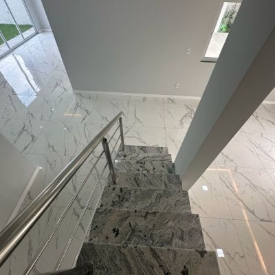 Casa Residencial com 244m², 3 quartos (sendo 3 suítes), 2 garagens, no bairro Ingleses do Rio Vermelho em Florianópolis