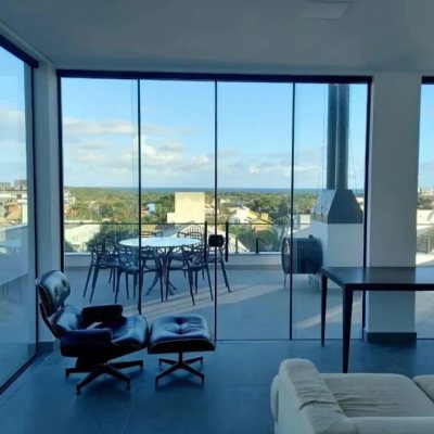 Casa Residencial com 430m², 10 quartos (sendo 6 suítes), 5 garagens, no bairro RIO TAVARES em Florianópolis