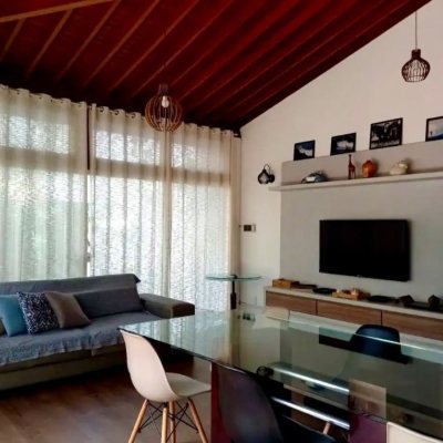 Casa Residencial com 430m², 10 quartos (sendo 6 suítes), 5 garagens, no bairro RIO TAVARES em Florianópolis