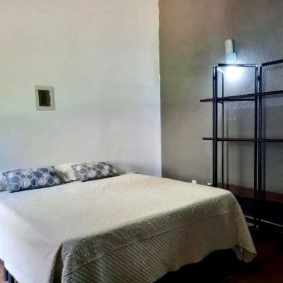 Casa Residencial com 430m², 10 quartos (sendo 6 suítes), 5 garagens, no bairro RIO TAVARES em Florianópolis