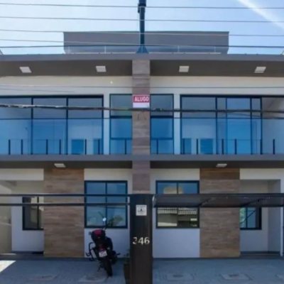 Casa Residencial com 430m², 10 quartos (sendo 6 suítes), 5 garagens, no bairro RIO TAVARES em Florianópolis