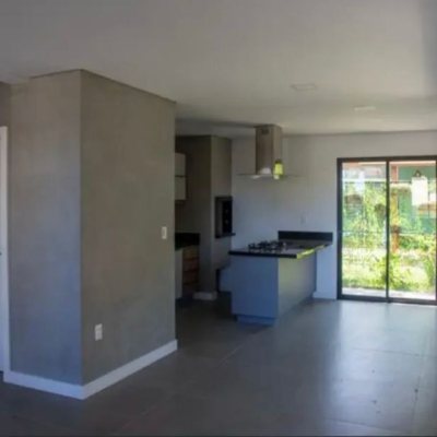 Casa Residencial com 430m², 10 quartos (sendo 6 suítes), 5 garagens, no bairro RIO TAVARES em Florianópolis