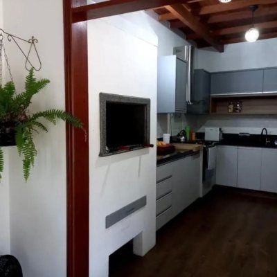 Casa Residencial com 430m², 10 quartos (sendo 6 suítes), 5 garagens, no bairro RIO TAVARES em Florianópolis