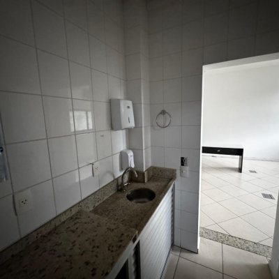 Sala com 50m², 1 garagem, no bairro João Paulo em Florianópolis