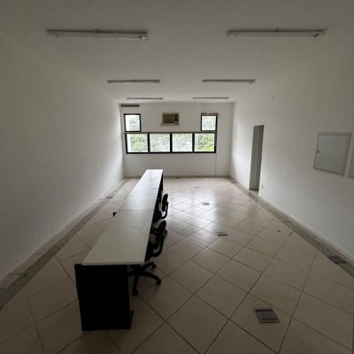 Sala com 50m², 1 garagem, no bairro João Paulo em Florianópolis