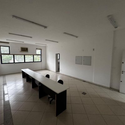 Sala com 50m², 1 garagem, no bairro João Paulo em Florianópolis