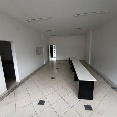 Sala com 50m², 1 garagem, no bairro João Paulo em Florianópolis
