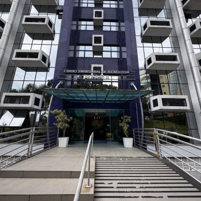 Sala com 50m², 1 garagem, no bairro João Paulo em Florianópolis