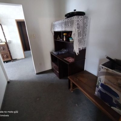 Casa Residencial com 159m², 4 quartos, 2 garagens, no bairro Córrego Grande em Florianópolis