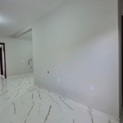 Casa Residencial com 116m², 5 quartos (sendo 1 suíte), 2 garagens, no bairro Ingleses do Rio Vermelho em Florianópolis