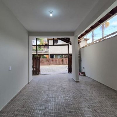 Casa Residencial com 116m², 5 quartos (sendo 1 suíte), 2 garagens, no bairro Ingleses do Rio Vermelho em Florianópolis