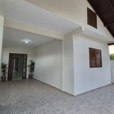 Casa Residencial com 116m², 5 quartos (sendo 1 suíte), 2 garagens, no bairro Ingleses do Rio Vermelho em Florianópolis