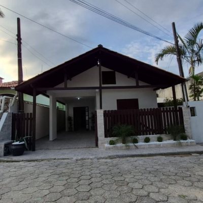 Casa Residencial com 116m², 5 quartos (sendo 1 suíte), 2 garagens, no bairro Ingleses do Rio Vermelho em Florianópolis
