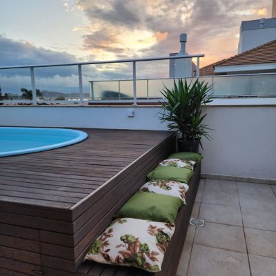 Apartamentos com 145m², 3 quartos (sendo 1 suíte), 2 garagens, no bairro Ponta Das Canas em Florianópolis
