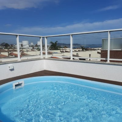Apartamentos com 145m², 3 quartos (sendo 1 suíte), 2 garagens, no bairro Ponta Das Canas em Florianópolis