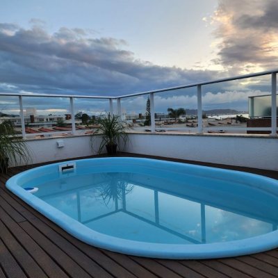 Apartamentos com 145m², 3 quartos (sendo 1 suíte), 2 garagens, no bairro Ponta Das Canas em Florianópolis