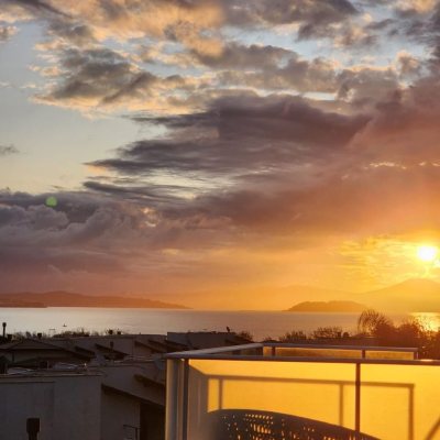 Apartamentos com 145m², 3 quartos (sendo 1 suíte), 2 garagens, no bairro Ponta Das Canas em Florianópolis